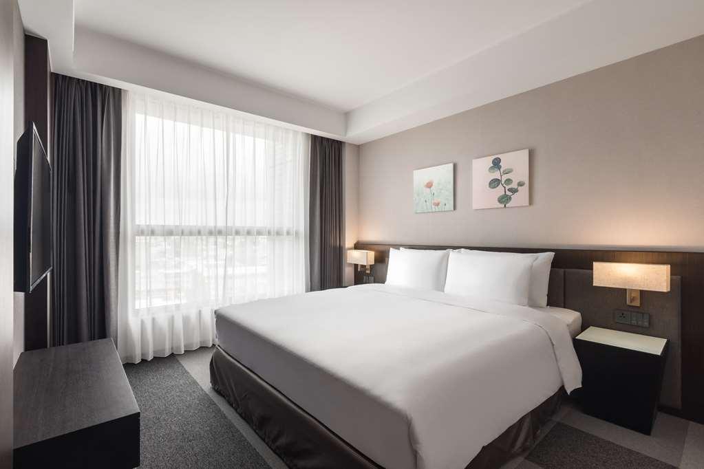 Lakeshore Hotel Тайнань Номер фото